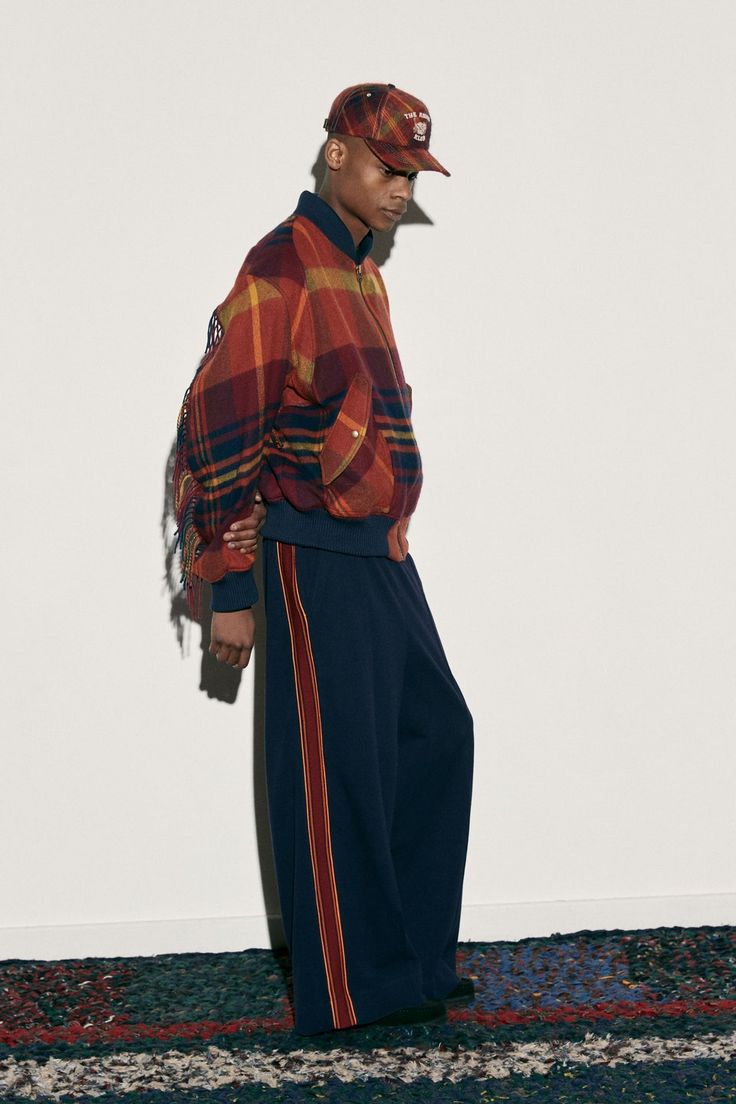 Nicholas Daley Fall 2024 Menswear Fashion Show | Vogue Everday Style, 2024 Menswear, Boyfriend Outfit, Burgundy Outfit, Ny Style, Aesthetic Outfits Men, Nyc Aesthetic, Denim Projects, Dad Fashion