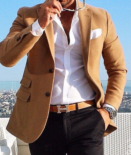 The perfect dress shirt is what truly completes the suit but moreover; the entire look is dependent on the right way to wear the shirt. Elegant Lifestyle, Blazer Outfits Men, Mens Business Casual Outfits, Mens Fashion Blazer, Designer Suits For Men, Mens Fashion Smart, Mens Casual Dress Outfits, Traje Casual, Fashion Suits For Men