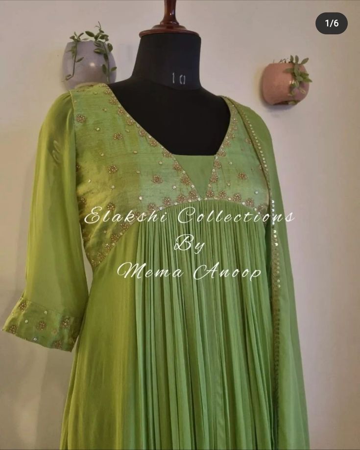 Pleated Kurti, Alia Cut, Baby Dress Embroidery, Indian Fashion Trends, Long Gown Design, Churidar Designs, Traditional Blouse Designs, Anarkali Dress Pattern, Velvet Dress Designs