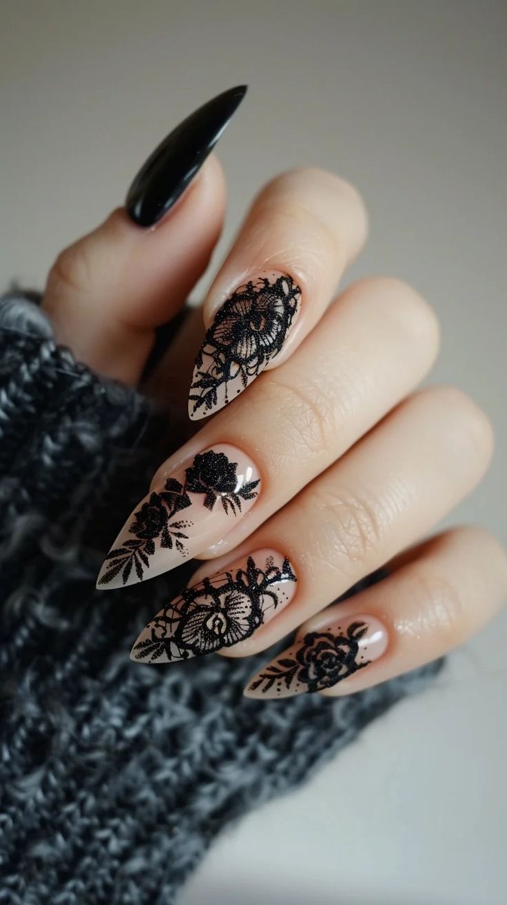 Nail Art Noir, Lace Nail Design, Stiletto Shaped Nails, Lace Nail Art, Halloween Nails Easy, Lace Nails, Floral Nail Designs, Blush Nails, Black Nail Designs