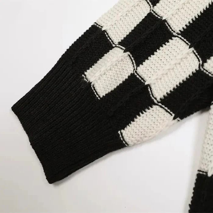 Checkered Knitted Sweater - h0neybear Cozy Plaid Long Sleeve Sweater, Casual Plaid Sweater With Houndstooth Pattern, Fall Plaid Knit Sweater, Trendy Plaid Sweater For Winter, Oversized Plaid Sweater For Winter, Trendy Houndstooth Winter Sweater, Trendy Houndstooth Sweater For Winter, Winter Plaid Knit Sweater, Plaid Long Sleeve Winter Sweater