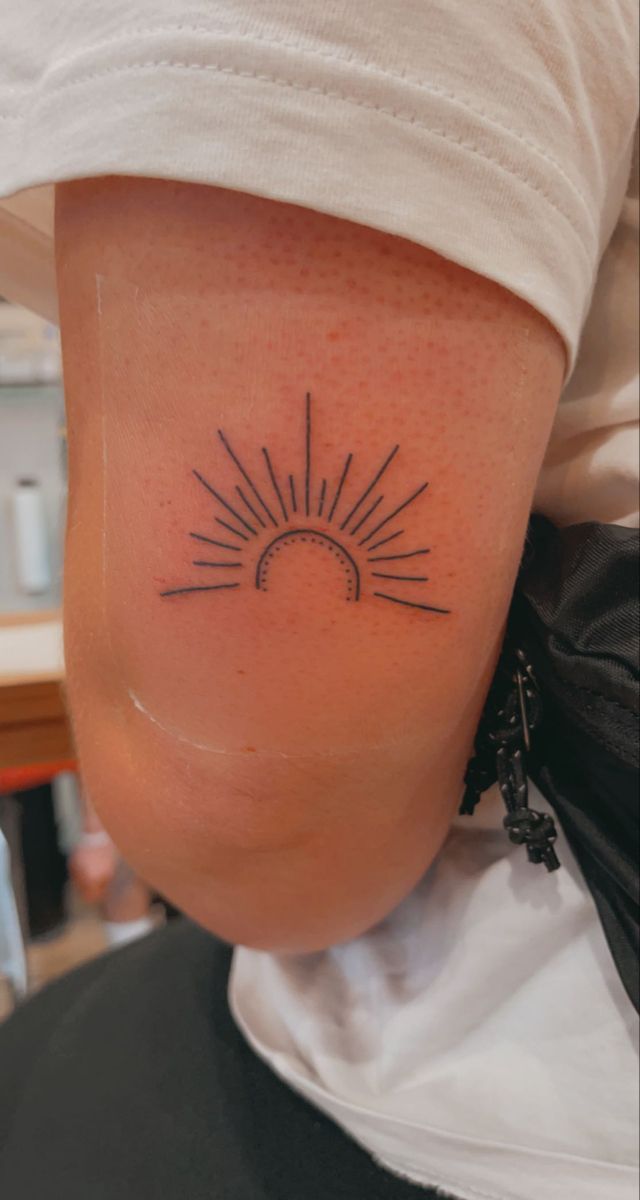 Back of arm tattoo
Half sun tattoo
Minimal tattoo 
Simple sun tattoo Sun Tattoo Back Of Arm, Sun Tattoo Back, Half Sun Tattoo, Simple Sun Tattoo, Tattoo Back Of Arm, Tattoo Sonne, Sunshine Tattoo, Half Sun, Back Of Arm Tattoo