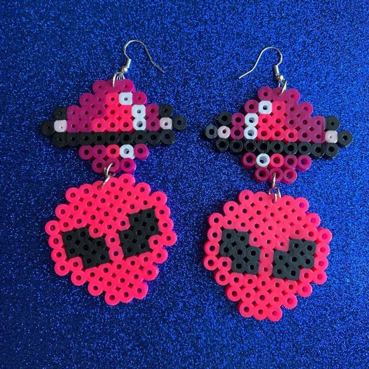 New Handmade Perler Bead Oversized Planet With Alien Head Earrings. These Are About 3.25 Inches In Height And 2 Inches In Width. Freddy Krueger Perler Beads, Iron Bead Patterns, Perler Bead Charms, Emo Perler Bead Patterns, 14x14 Perler Bead Patterns, Alien Perler Beads, Perler Bead Art Small, Monster High Perler Beads, Perler Bead Art Pattern