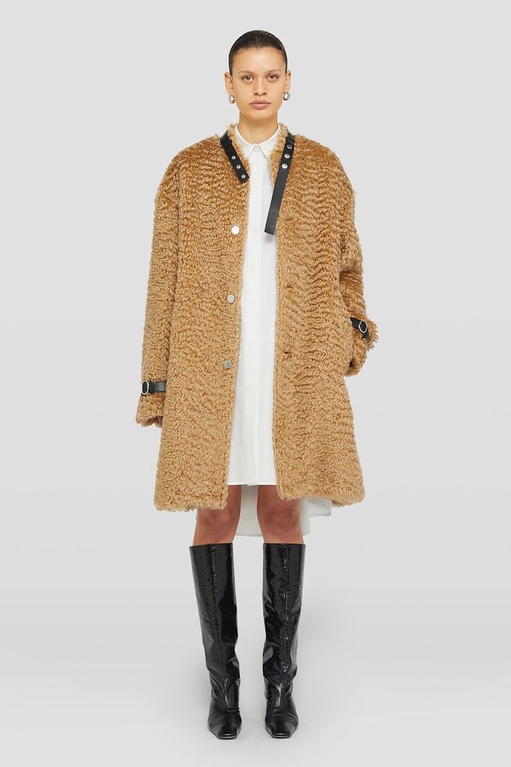 Coat - Coats Designer Long Wool Coat, Luxury Wool Long Fur Coat, Luxury Long Wool Fur Coat, Mohair Coat, Heart Logo, Neck Strap, Coats For Women, Leather, Gold