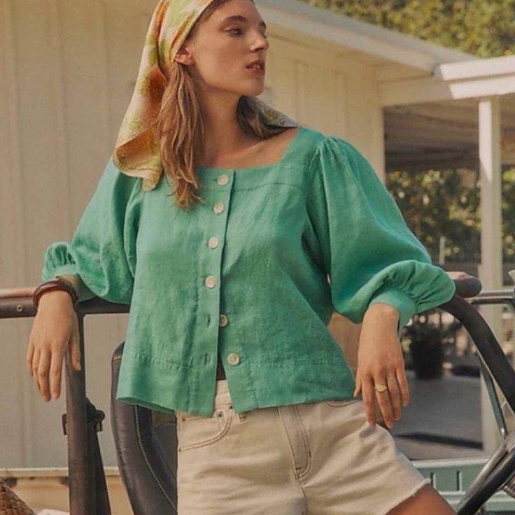 J Crew Linen Top. Never Worn. Size Xs Linen Top Women, Cottagecore Style, Poplin Top, Jcrew Women, Green Blouse, Linen Top, Boho Tops, Printed Blouse, Short Outfits