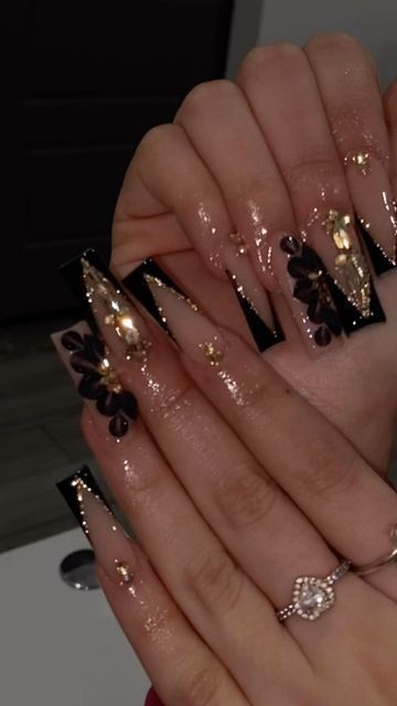 May Nail Designs, House Interior Makeover, Gold Nails Prom, Growth Tattoos, Romantic Nail Art, Black Prom Nails, Black And Gold Nails, Brush Techniques, Nails Brush