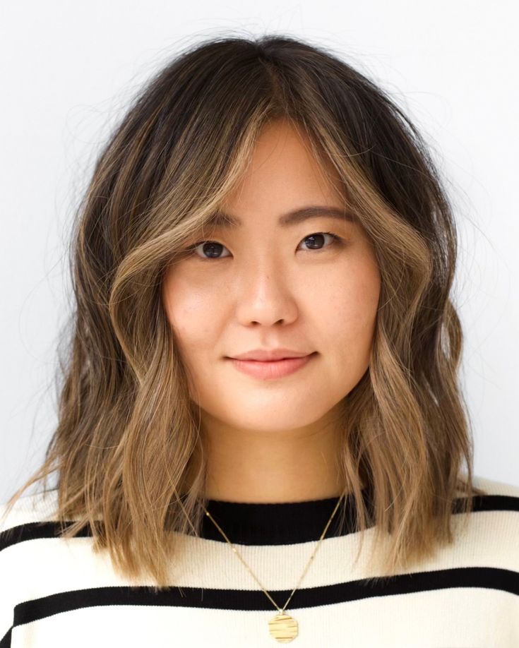 Pretty Asian Lob with Face-Framing Highlights