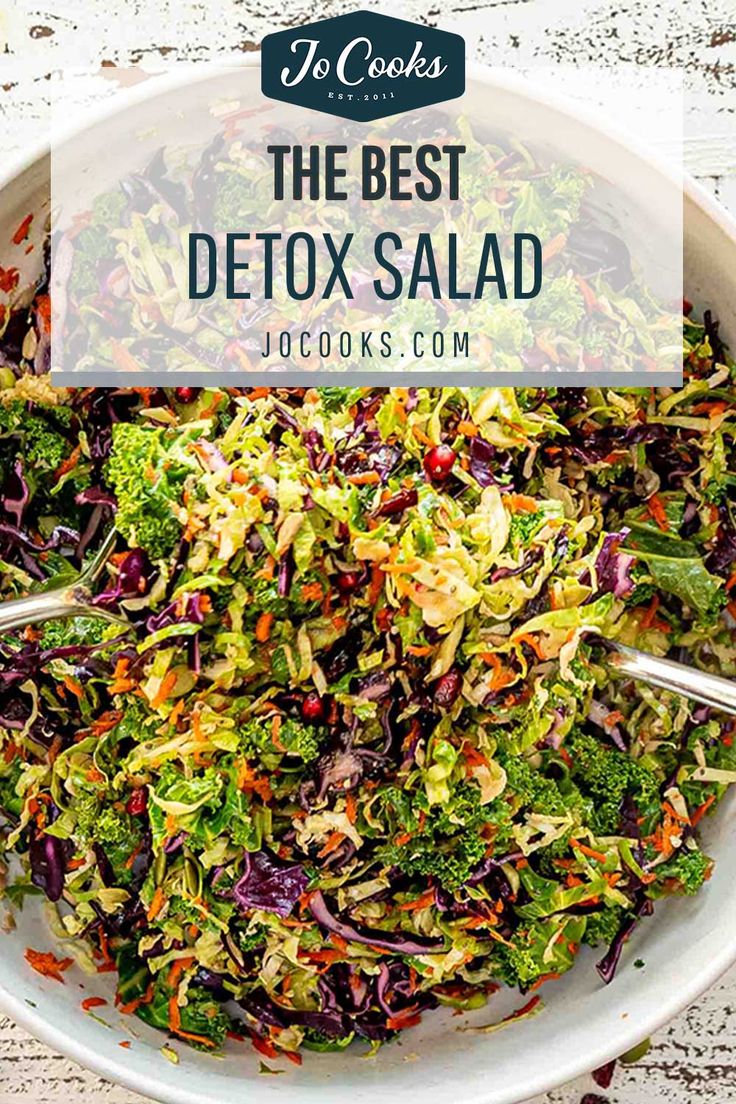 Whip up this vibrant Detox Salad for a delicious way to reset your body! Packed with fresh kale, crunchy seeds, and a zesty homemade dressing. Perfect for post-holiday rejuvenation! 🥗 #DetoxSalad #HealthyEating Kale Detox Salad, Classy Recipes, Feast Ideas, Golo Recipes, Eating Green, Eating Well Recipes, Jo Cooks, Homemade Detox, Detox Salad