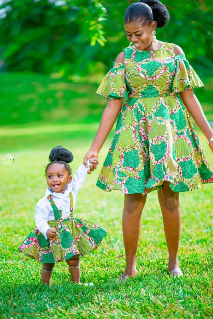 Mummy And Daughter, African Kids Clothes, Mom Daughter Outfits, Mommy Daughter Outfits, Mother Daughter Fashion, African Dresses For Kids, Best African Dresses, Short African Dresses