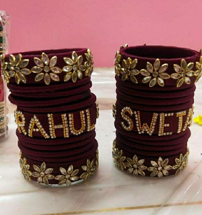 Bangles For Marriage, Embroidery Bangles, Bangles Craft, Diy Earrings Materials, Diy Hair Clip, Embroidery Hair, Fabric Bangles, Dolls Handmade Diy, Silk Thread Bangles Design