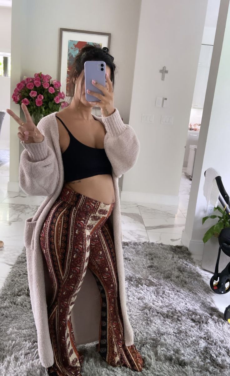 Baddie Pregnancy Outfits, Maternity Outfits Summer, Hippie Pregnancy, Maternity Two Piece, Katya Elise Henry, Pregnancy Belly Photos, Maternity Clothes Summer, Belly Photos, Stylish Maternity Outfits