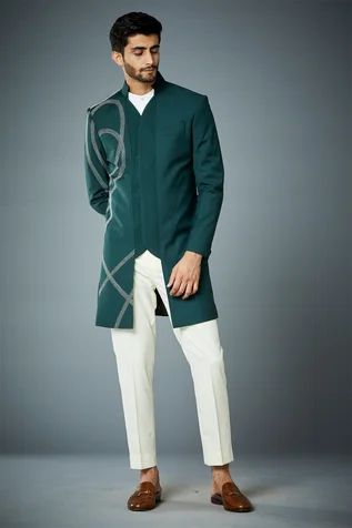 Shop for Gargee Designers Green Polyester Viper Embroidered Bandhgala Set for Men Online at Aza Fashions Stylish Kurta For Men, Sangeet Outfit For Men, Indowestern Outfits For Men, Embroidered Bandhgala, Blazer For Men Wedding, Indian Wedding Suits Men, Stylish Boy Clothes, Indian Wedding Clothes For Men, Wedding Kurta For Men