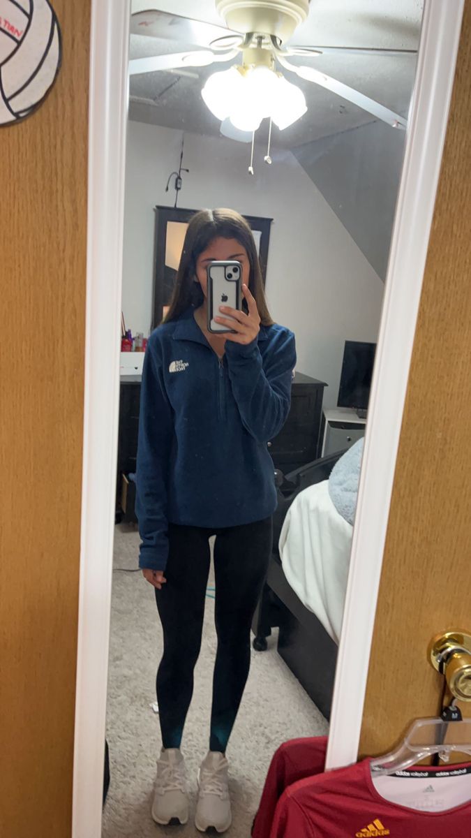 Cute Simple Outfits Leggings, College Class Outfits Leggings, North Face Zip Up Outfit, School Outfit Inspo Leggings, School Outfits Highschool Leggings, How To Style A Quarter Zip, School Outfits Mirror Pic, Navy Quarter Zip Outfit, Basic Outfits Leggings Casual