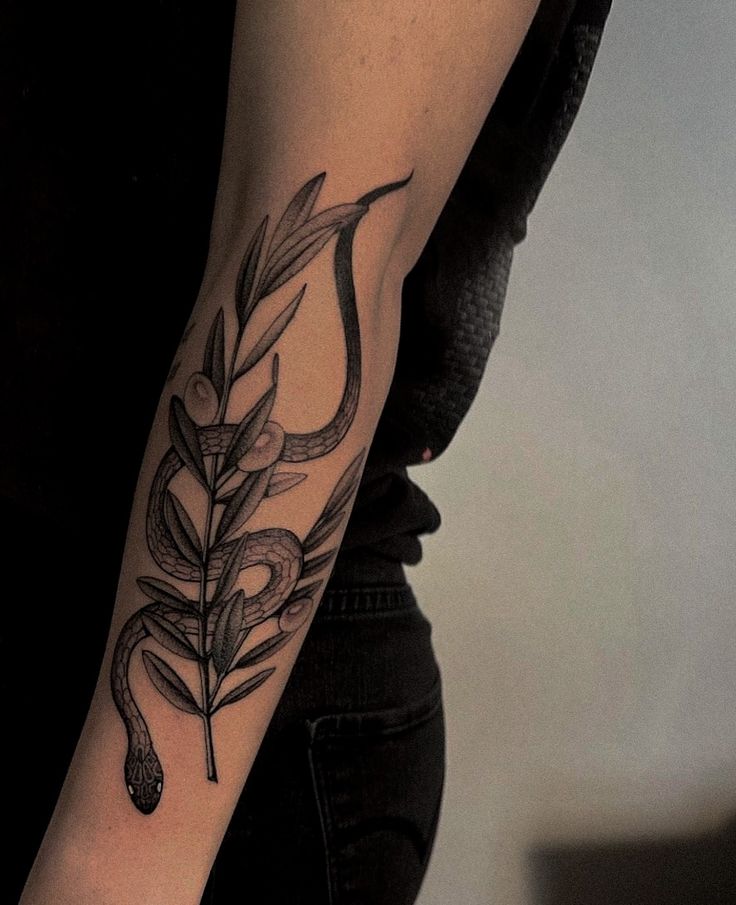 Forearm tattoo
Girl with tattoos
Moody
Dark
Aesthetic
Snake tattoo Matthew 10 16, 16 Tattoo, Dove Tattoos, Snake Tattoos, Serpent Tattoo, Dove Tattoo, Funky Tattoos, Matthew 10, Cool Forearm Tattoos