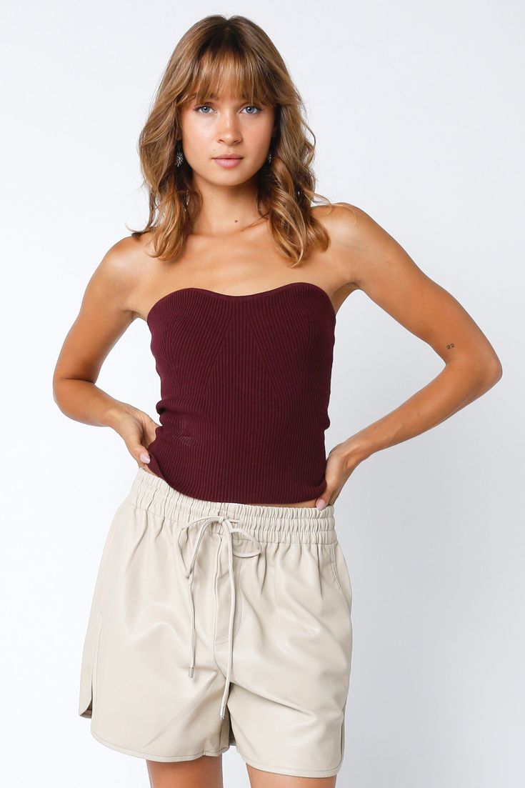 Fall Clothing Trendy Strapless Tube Top For Fall, Trendy Seamless Tube Top For Day Out, Casual Tube Top For Date Night In Spring, Casual Spring Tube Top For Date Night, Chic Strapless Tube Top For Fall, Casual Ribbed Strapless Tube Top, Chic Fall Tube Top, Chic Bandeau Top For Fall, Trendy Tube Top For Date Night In Spring