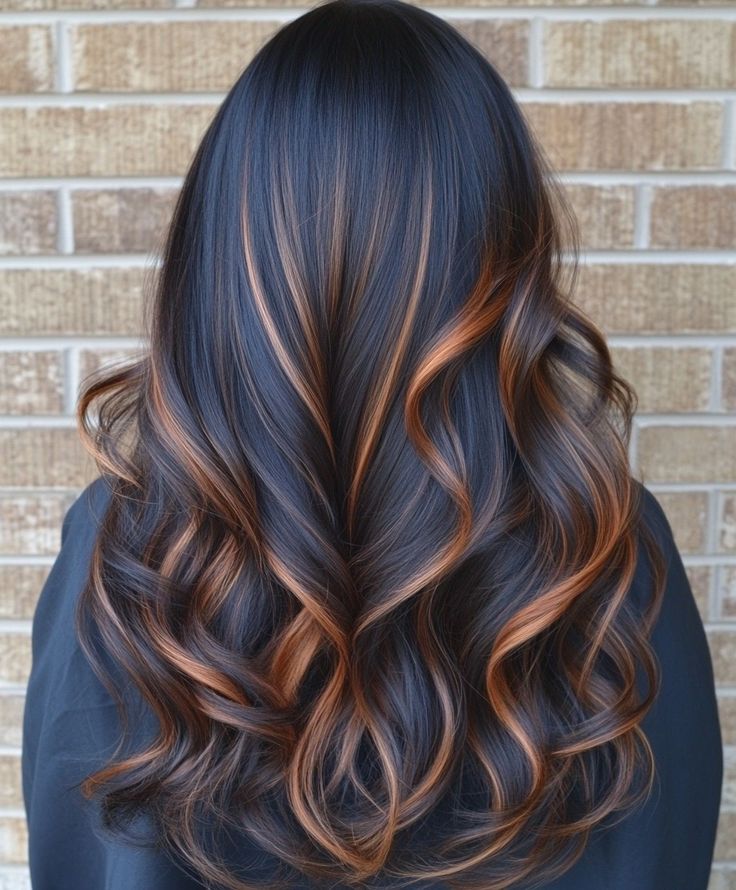 Fall Bronde Balayage: Warm Highlights for Darker Shades Balayage Method, Highlights For Black Hair, Fall Bronde Balayage, Hair For Fall, Fall Highlights, Balayage Hairstyle, Warm Highlights, Balayage Hairstyles, Bronde Balayage