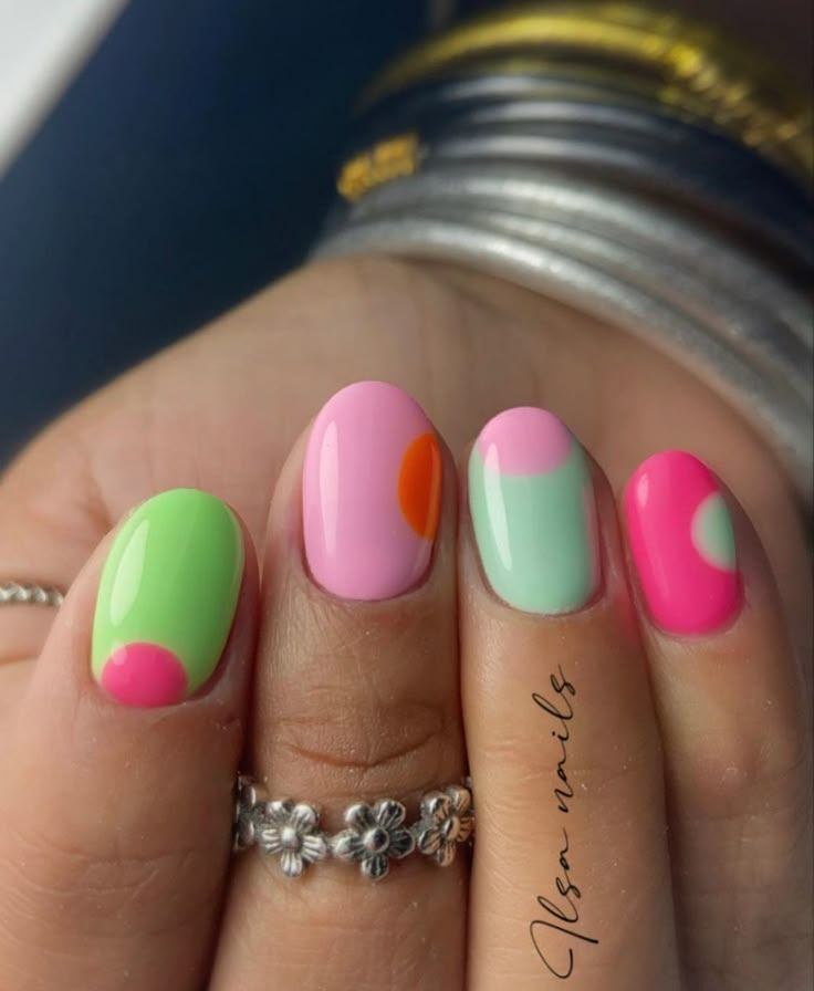 Almond Nails Cute Designs, Summer Short Almond Nails, Realistic Nails, Almond Nails Cute, Preppy Nails, Nails 2025, Summer Nails 2023, Short Almond Nails, Edgy Nails