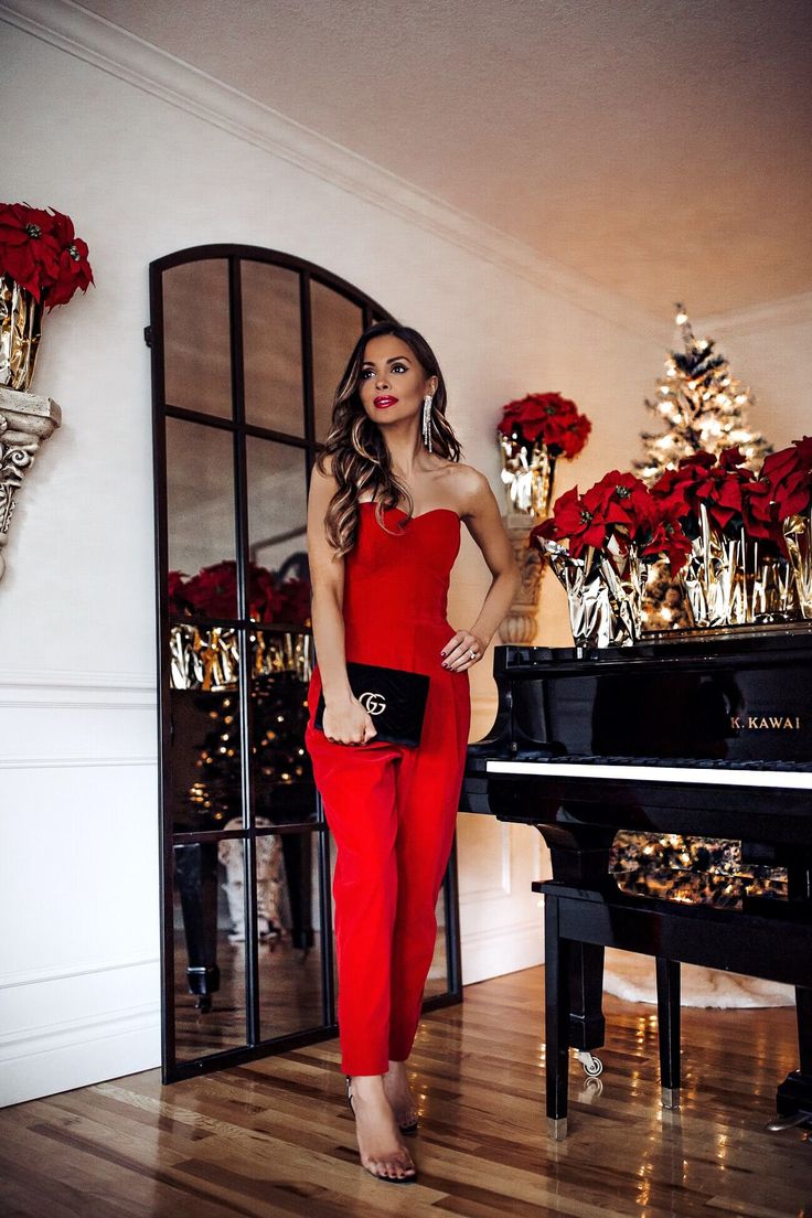 7 Best Christmas Party Outfit Ideas - Mia Mia Mine Fashion Dresses Classy Beautiful, Red Jumpsuits Outfit, Red Christmas Outfit, Classy Christmas Party, Christmas Eve Outfit, Mia Mia Mine, Fall Fashion Dresses, Xmas Outfits, Mia Mia