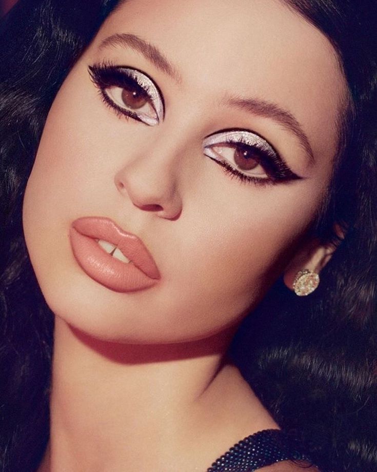 ︎ ♡︎ 🧚🏻 alexa demie 🧚🏻 ♡︎ Vintage Makeup Looks, 60s Makeup, Editorial Vogue, 70s Makeup, Celebrity Makeup Looks, Alexa Demie, Retro Makeup, Smink Inspiration, Makeup Eye Looks