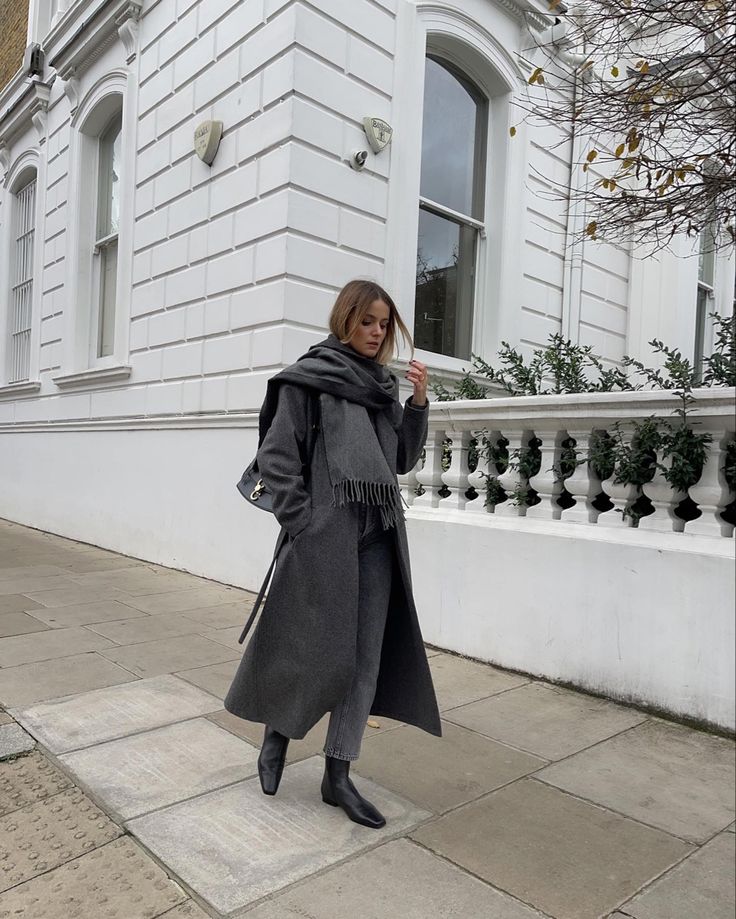 Grey Coat Casual Outfit, Grey Elegant Outfit, Dark Grey Wool Coat Outfit, Long Gray Wool Coat Outfit, Dark Grey Coat Outfit Winter, Maxi Trench Coat Outfit, Grey Wool Coat Outfit Winter, Long Grey Coat Outfit Winter, Grey Trench Coat Outfit Winter