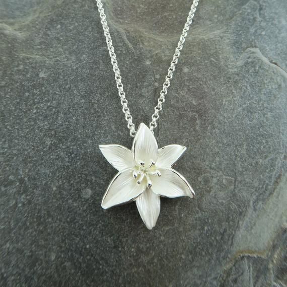 Elegant White Birth Flower Necklace, Elegant White Flower Necklace With Birth Flower Detail, Elegant White Flower Necklace For Birthdays, Elegant White Flower Necklace For Birth Month, Wedding Pendant Flower Charm Necklace, Silver Birth Flower Necklace For Wedding, Wedding Birth Flower Necklace With Flower Pendant, Wedding Flower Pendant Necklace With Birth Flower, Anniversary Flower Charm Necklace