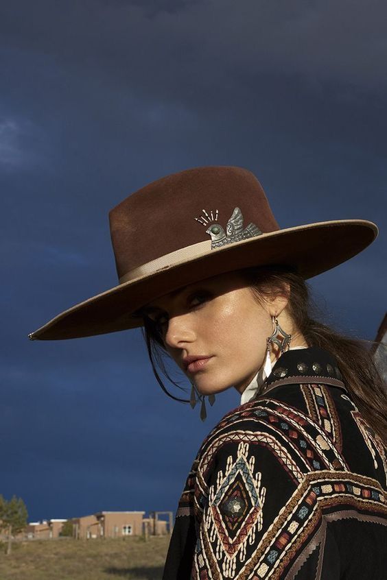 Hat Ideas For Women, Monroe Hat, Western Hat, Estilo Country, Trendy Hat, Broken Arrow, Crocodile Skin, Wearing A Hat, Hat Box