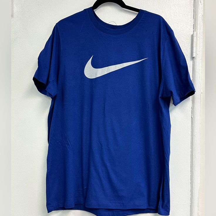 Nike T-Shirt Blue Shirt Short Sleeve Xl New Without Tags Light Blue Logo Print Crew Neck T-shirt, Light Blue Crew Neck T-shirt With Logo, Nike Cotton Crew Neck Shirt, Casual Light Blue T-shirt With Logo Print, Casual Light Blue T-shirt With Logo, Blue Graphic Print Crew Neck Shirt, Nike Cotton Short Sleeve Tops, Nike Cotton Short Sleeve Shirt, Nike Graphic Tee Crew Neck Shirt