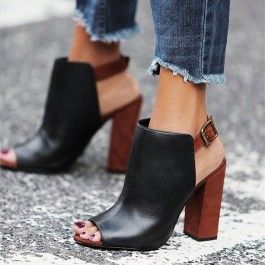 How about this shoe? Share to get a coupon for all on FSJ Black and Maroon Peep Toe Boots Chunky Heels Slingback Summer Boots Boots Cuir, Mode Shoes, Mode Tips, Summer Boots, Blazer Outfit, Bohol, Frayed Jeans, Frayed Denim, Brown Heels