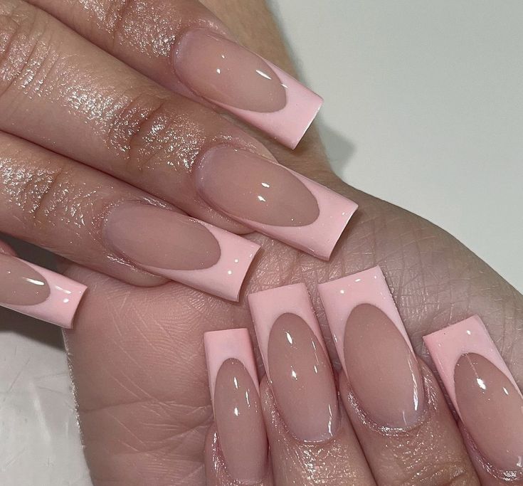 Medium Length Coffin French Tips, Square Acrylic Nails Diamonds, Mid Length Nail Ideas, Nails Light Pink Design, Pink French Nails Square, Buchi Fresa Nails, Pale Pink French Tip Nails, Light Pink French Tip, Nails Square Medium