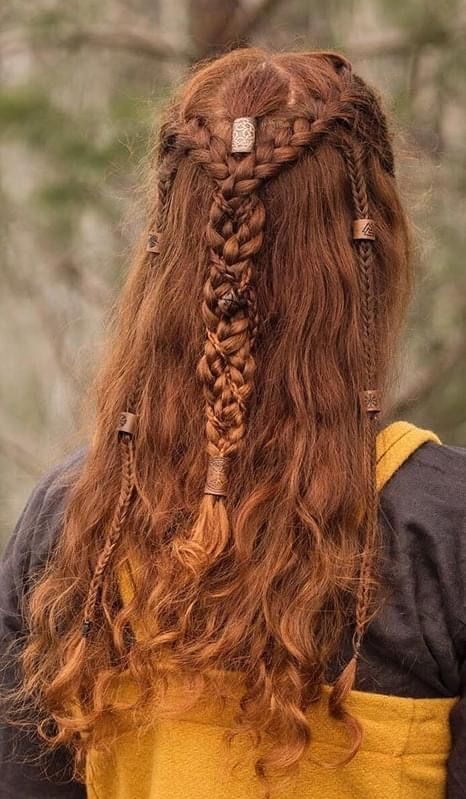 Valkyrie Hairstyles, Elvish Hairstyles, Trendy Curls, Elven Hairstyles, Viking Hairstyles, Celtic Braid, Celtic Hair, Medieval Hairstyles, Viking Braids