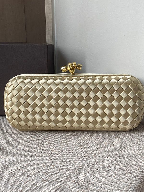 SSC - BV Bags - 3052 A+ Excellent Quality; Contact us if you've any questions in your mind. Bottega Veneta Bags, Bv Bag, Handbag Wallet, Wallet Accessories, Bottega Veneta, Luxury Bags, Women Rings, Contact Us, Womens Watches