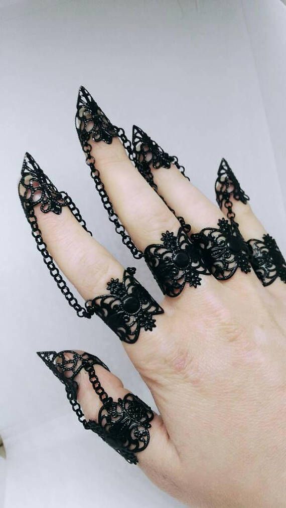 Metal Claws, Claw Rings, Nail Rings, Metal Glove, Black Claws, Double Rings, Jewelry Editorial, Claw Ring, Gothic Gifts