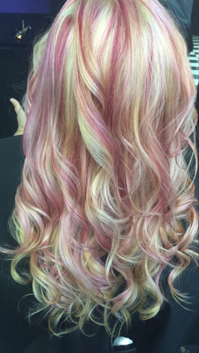 Blonde With Pink Hair, Pink And Blonde Hair, Pink Hair Highlights, Skunk Hair, Pink Blonde Hair, Cute Hair Colors, Hair Color Streaks, Blonde With Pink, Hair Streaks