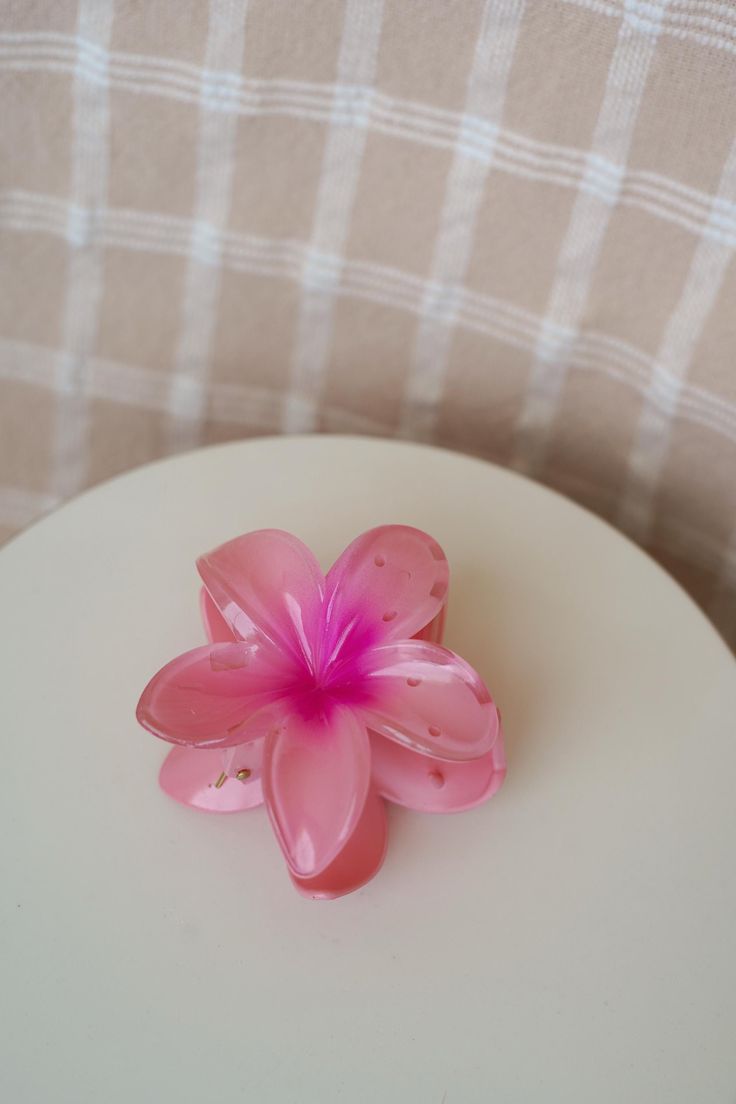 Flower Claw Clip | Perfect for any summer outfit! Comes in 6 different color options: Purple, Pink, White, Peach, Blue, or Green! Pink Flower Clip, Hair Clip Flower, Pink Flower Hair Clip, Pink Flower Hair, Rave Accessories, Claw Hair Clips, Flower Clip, Flower Hair Clips, Claw Clip