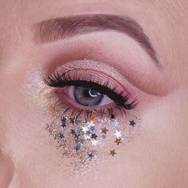 Wizard Of Oz Glinda Aesthetic, The Wizard Of Oz Glinda, Wicked Makeup Looks Glenda, Glenda Makeup Wizard Of Oz, Wizard Of Oz Makeup Ideas Glinda The Good Witch, Glenda The Good Witch Make Up, Glinda Makeup Wizard Of Oz, Crying Glitter Makeup, Glinda Good Witch Makeup