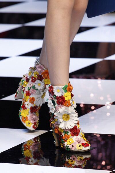 Paris Mode, Couture Mode, Unique Shoes, Floral Fashion, Dolce E Gabbana, Crazy Shoes, Fall 2016, Beautiful Shoes, Milan Fashion Week