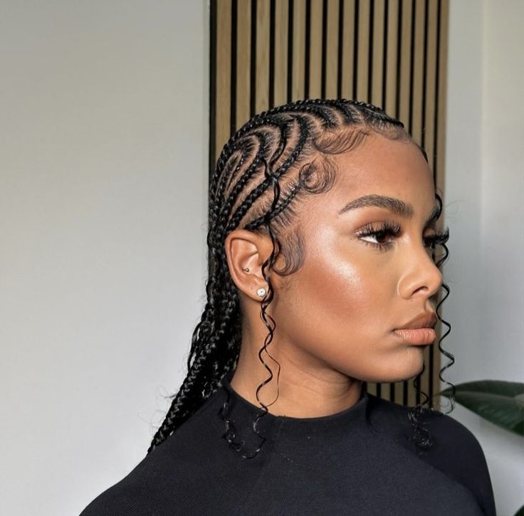 Simple Fulani Braids, Braids Simple, Fulani Braid, Fulani People, Subtle Blonde Highlights, Braid Trends, Braids Cornrows, Individual Braids, Braid Inspiration