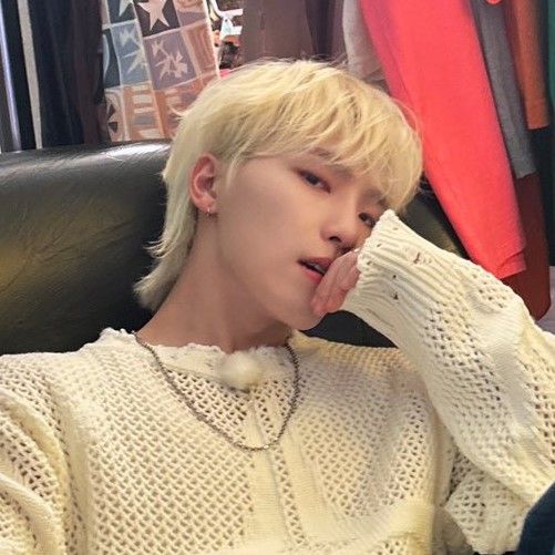 dino lq icons svt aesthetic pfp y2k white korean widgets kpop #seventeen #dino Dino Blonde Hair, Dino Svt Boyfriend Material, Dino Svt Cute, Dino Blonde, Dino Seventeen Boyfriend Material, Dino Boyfriend Material, Dino Boyfriend, Seventeen Pretty U, Svt Dino