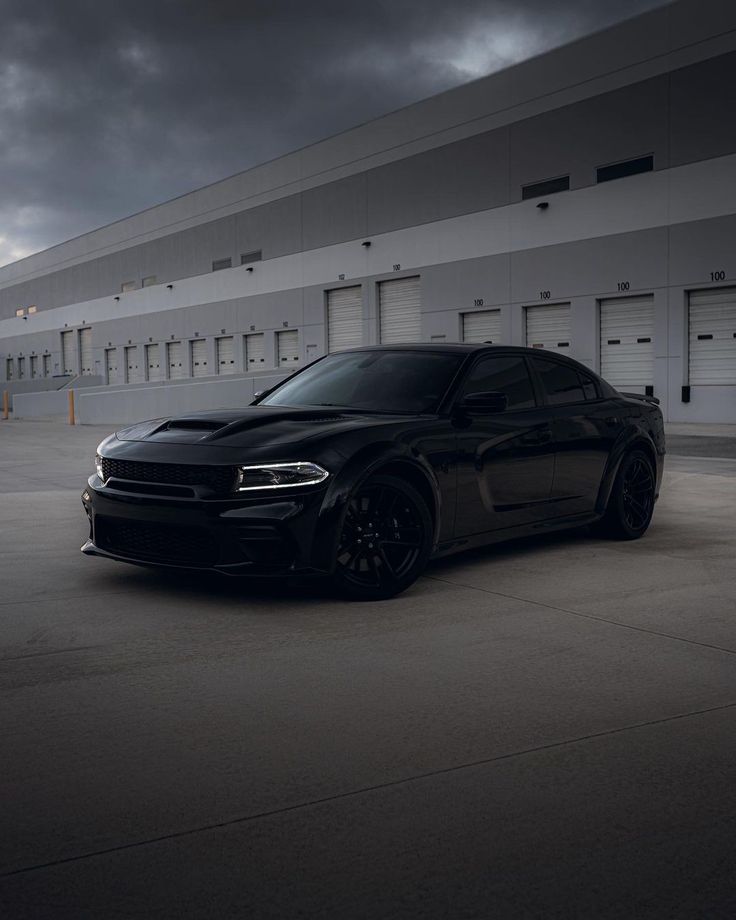 Dodge Hellcat Charger, Porsche Auto, Black Dodge Charger, Blacked Out Cars, Florida Architecture, Hellcat Charger, Tmax Yamaha, Charger Hellcat, Dodge Charger Hellcat