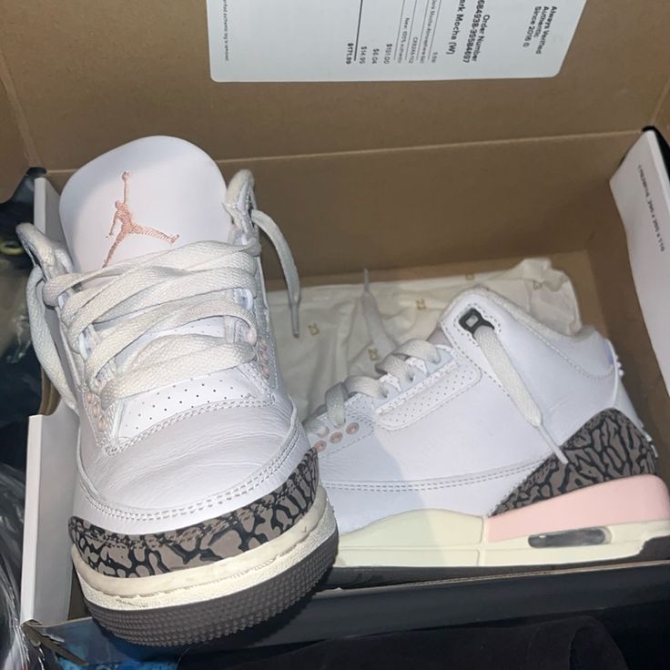 Wmns Air Jordan 3 Retro 5.5 Still Looks Brand New And Has The Wooden Crease Thing Inside Both Shoes. Jordan 3s, Jordan Retro 5, Pretty Sneakers, Jordan Retro 3, Shoes For School, Trendy Shoes Sneakers, Black Nike Shoes, Pretty Shoes Sneakers, Jordan Shoes Retro