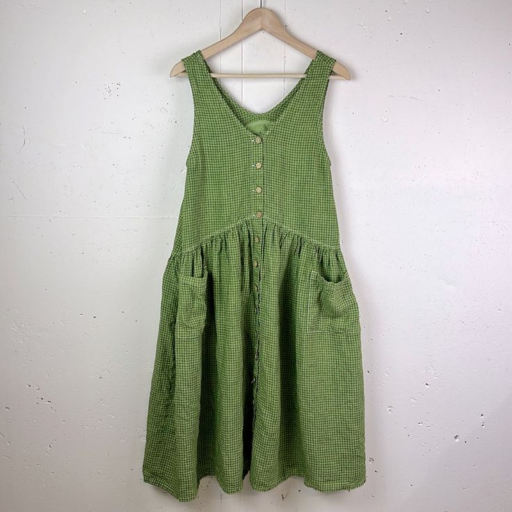 Notperfectlinen Volume Button Front Dress. Size Xs. Green And Black Gingham. Excellent Preowned Condition. Approximately 16” Bust Approximately 19.5” Waist Approximately 24” Hip Approximately 42.5” Length G1 Summer Linen Button-up Dress, Fitted Linen Dress With Button Closure, Linen Button-up Dress With Buttons, Fitted Linen Dress With Buttons, Spring Linen Buttoned Dress, Fitted Button-up Linen Dress, Summer Linen Button Dress, Summer Linen Dress With Buttons, Green Linen Dress With Pockets