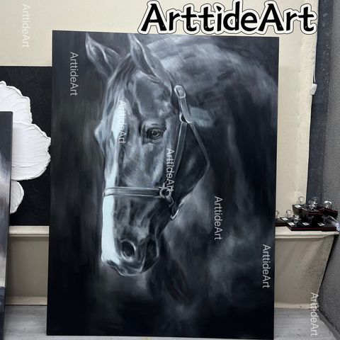 a black and white photo of a horse with the words artideart on it