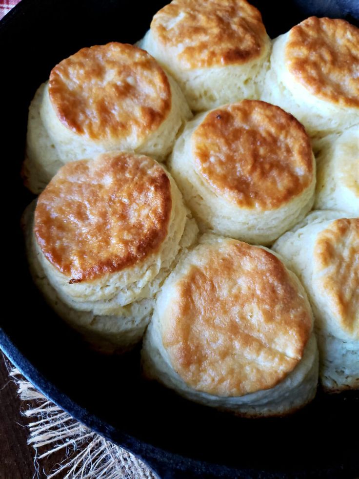 some biscuits are sitting in a black pan