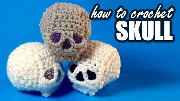 three crocheted skulls with the words how to crochet skull on them