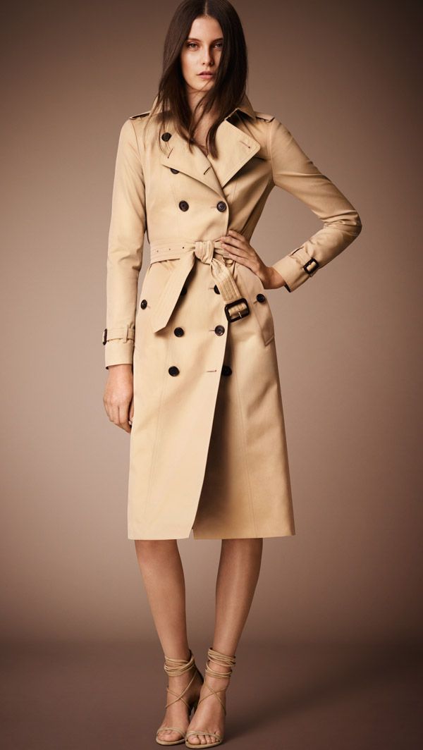 Burberrys Heritage Trench Coat: Classic to Modern Style Burberry Trenchcoat, Mode Mantel, Burberry Coat, Burberry Trench, Burberry Trench Coat, British Outfits, Long Trench, Long Trench Coat, Car Coat