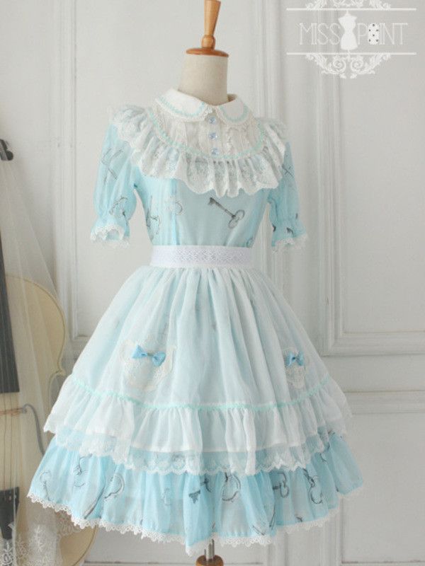 Alice in wonderland apron #asianicandy #aliceinwonderland #custommade Tormented Soul, Op Dress, Lolita Outfits, Look Retro, Vestidos Vintage, Japanese Street Fashion, Sweet Lolita, Kawaii Clothes, Harajuku Fashion