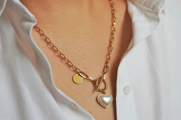 High Quality Stainless Steel chain necklace with Heart Pendant. Elegant Heart Toggle Necklace, Elegant Chain Necklace For Valentine's Day, Elegant Valentine's Day Necklace With Chain, Elegant Valentine's Day Chain Necklace, Valentine's Day Everyday Chain Necklace, Metal Heart Necklace With Chain For Anniversary, Everyday Metal Heart Pendant Chain Necklace, Elegant Heart Toggle Necklace For Everyday, Everyday Metal Heart Chain Necklace