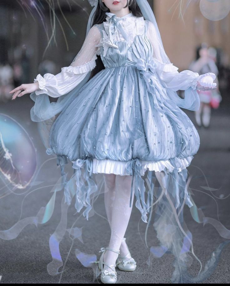 Bubble Inspired Outfit, Jellyfish Dress Aesthetic, Jellyfish Outfit Male, Jelly Fish Clothes, Water Clothing Design, Jellyfish Aesthetic Clothes, Kokomi Aesthetic Outfit, Jellyfish Inspired Dress, Jellyfish Themed Outfit