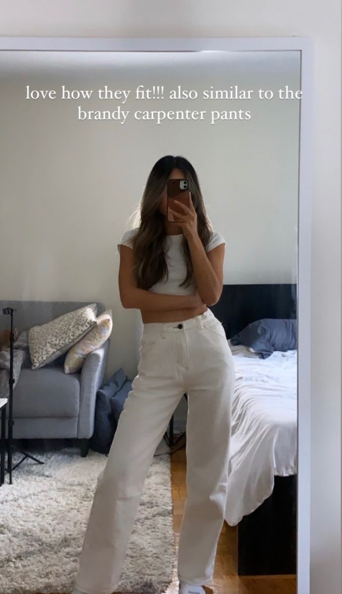 Straight Cut Pants Outfit, Carpenter Jeans Outfit, White Boyfriend Jeans, Straight Cut Pants, Boyfriend Fit Jeans, Buy Jeans, Blog Branding, Loose Jeans, Carpenter Pants