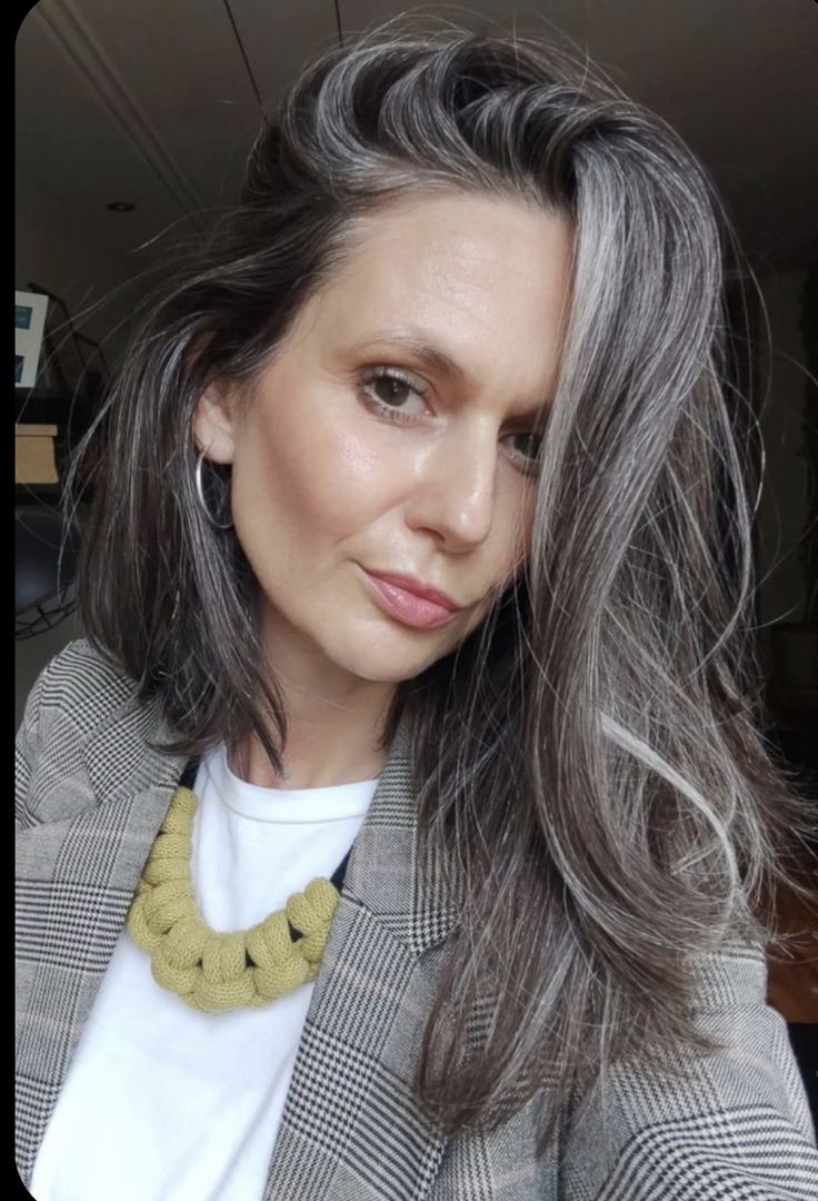 Trending Hairstyles For Women, Dark Grey Hair Color, A Layered Haircut, Grey Hair Journey, Dark Grey Hair, Grey Blending, Grey Hair Inspiration, Beautiful Gray Hair, Silver Sisters